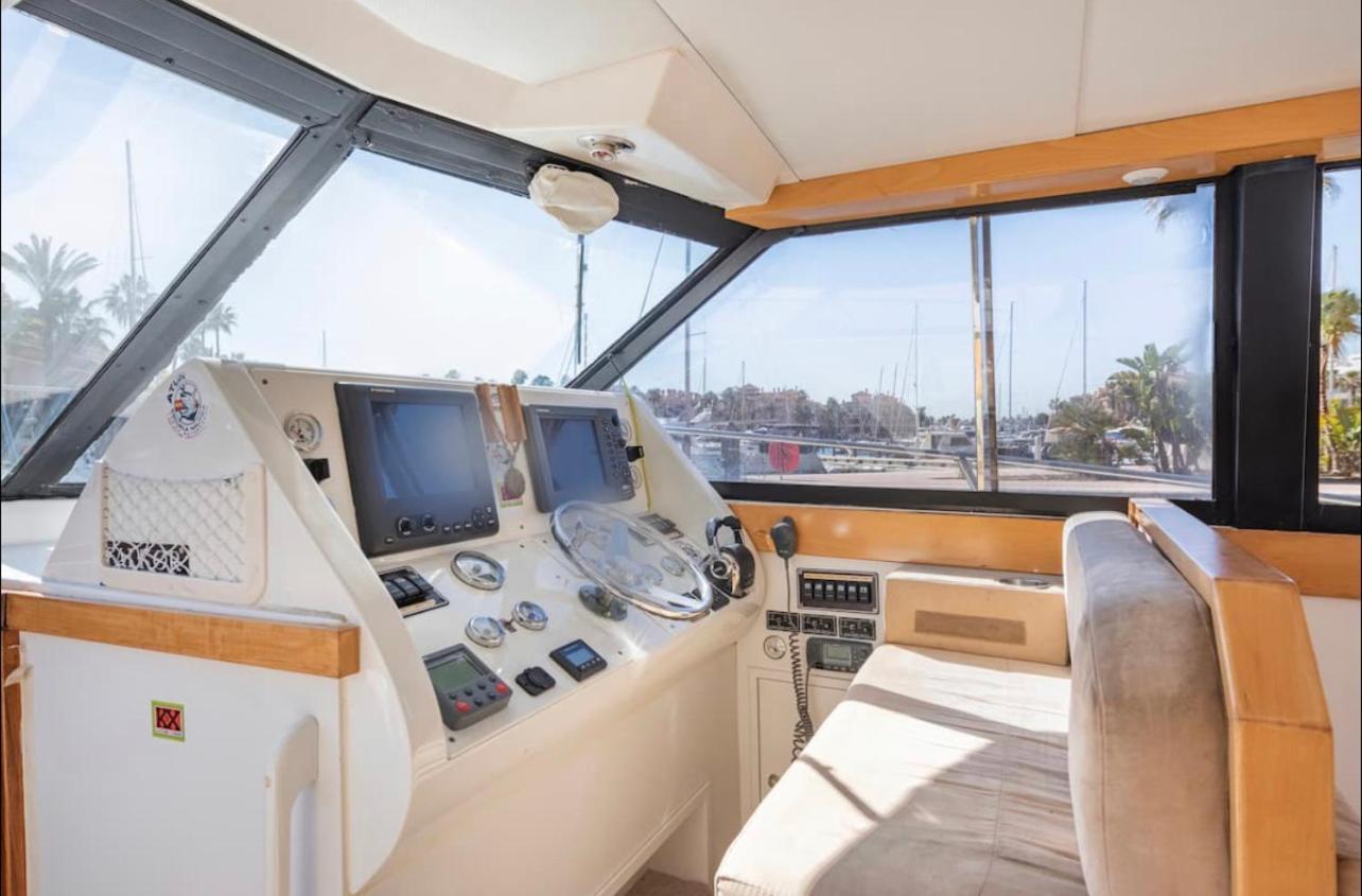 Barco Americano Sotogrande Торрегуадиаро Экстерьер фото